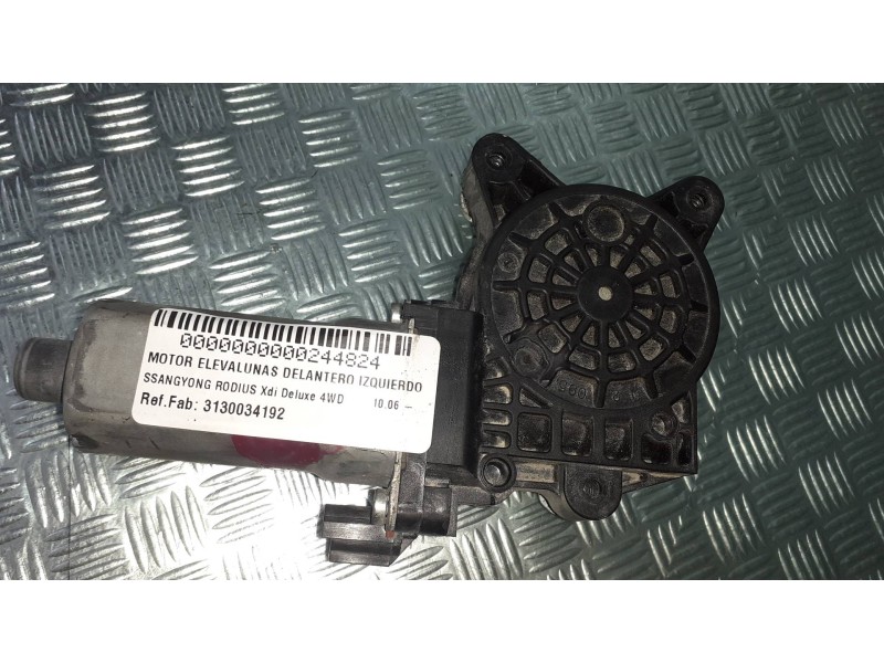 Recambio de motor elevalunas delantero izquierdo para ssangyong rodius xdi deluxe 4wd referencia OEM IAM 3130034192  