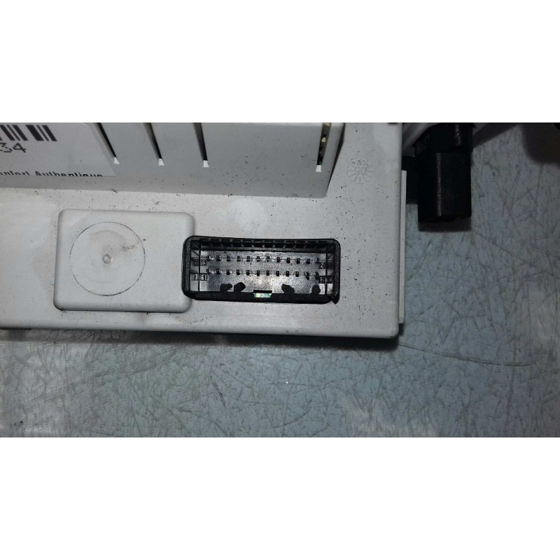 Recambio de pantalla multifuncion para renault megane ii berlina 5p confort authentique referencia OEM IAM 8200290542C NS5277880