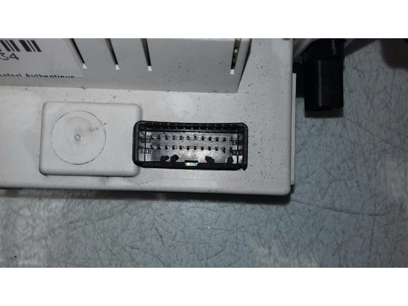 Recambio de pantalla multifuncion para renault megane ii berlina 5p confort authentique referencia OEM IAM 8200290542C NS5277880