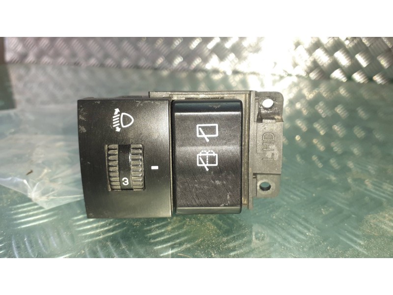 Recambio de interruptor para ssangyong rodius xdi deluxe 4wd referencia OEM IAM 821W10140 58B31G56B ALTURA FAROS