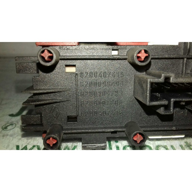 Recambio de warning para renault megane ii berlina 5p confort authentique referencia OEM IAM 8200407415 88040009 CIERRE PUERTAS