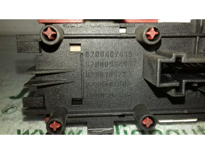 Recambio de warning para renault megane ii berlina 5p confort authentique referencia OEM IAM 8200407415 88040009 CIERRE PUERTAS