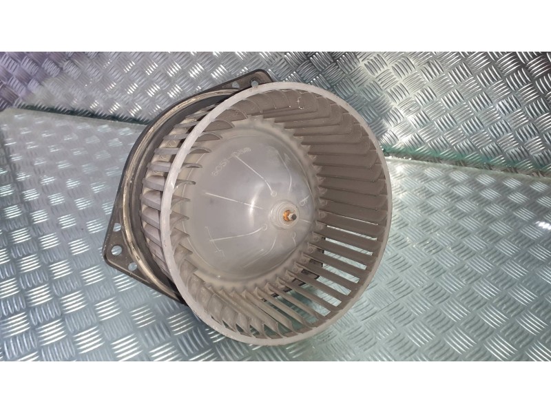 Recambio de ventilador calefaccion para ssangyong rodius xdi deluxe 4wd referencia OEM IAM 40510400  