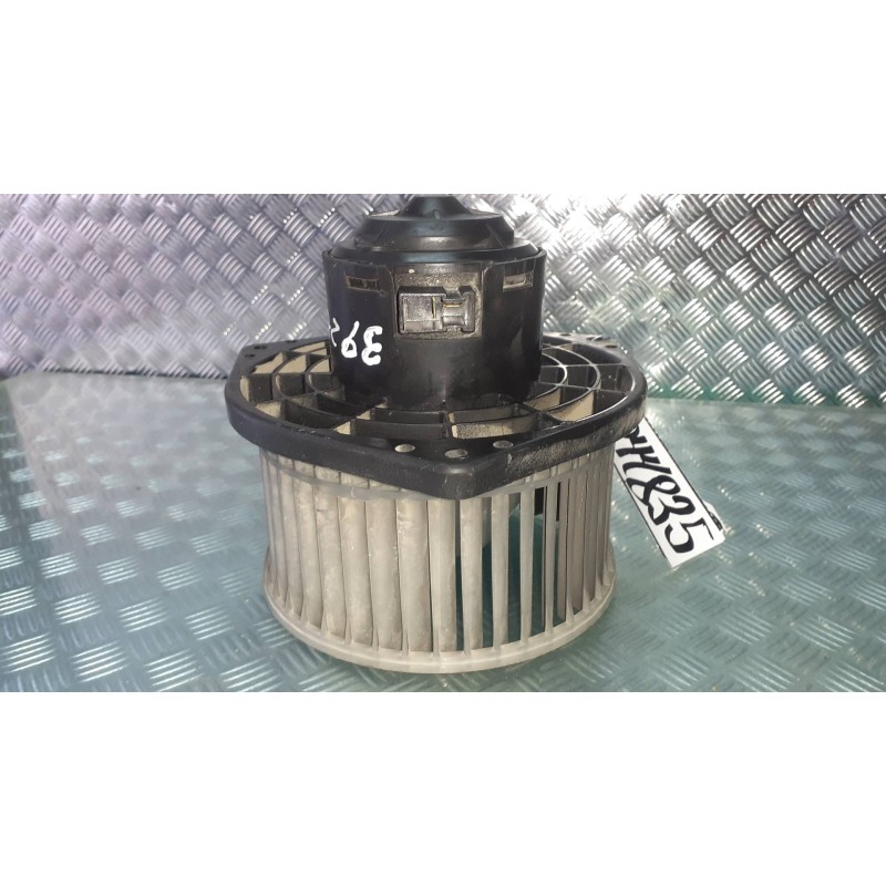 Recambio de ventilador calefaccion para ssangyong rodius xdi deluxe 4wd referencia OEM IAM 40510400  