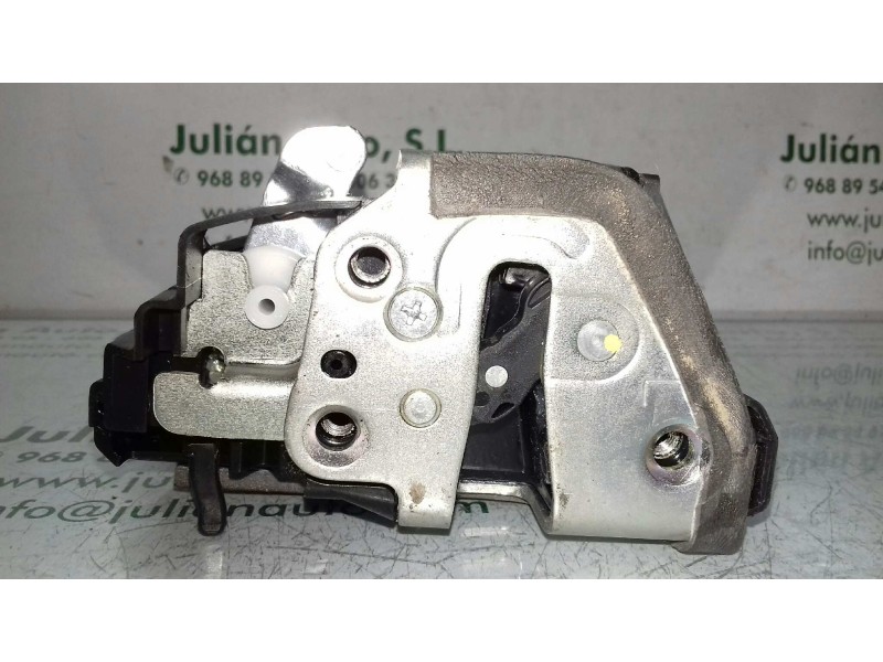 Recambio de cerradura puerta trasera izquierda para toyota auris active referencia OEM IAM  4 PINES 