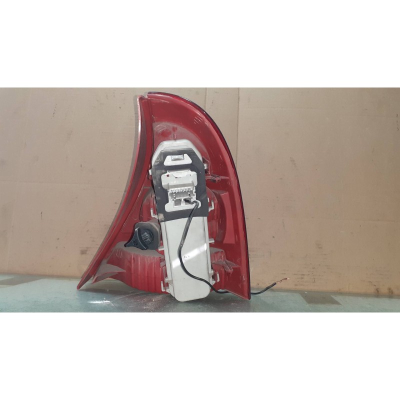 Recambio de piloto trasero izquierdo para renault clio ii fase ii (b/cb0) base authentique referencia OEM IAM 8200071413 X65PK2R