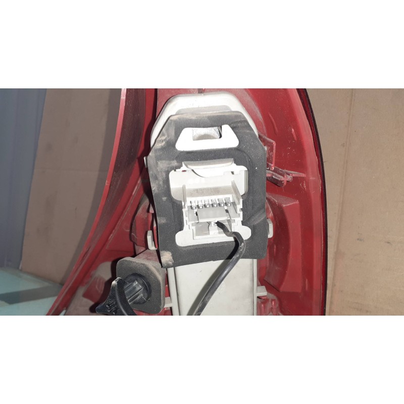 Recambio de piloto trasero izquierdo para renault clio ii fase ii (b/cb0) base authentique referencia OEM IAM 8200071413 X65PK2R