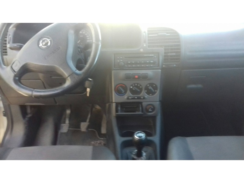 opel zafira a del año 2004