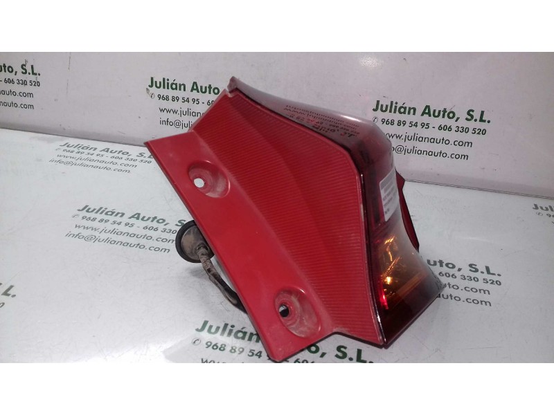 Recambio de piloto trasero derecho para toyota auris active referencia OEM IAM   EXT - ALETA