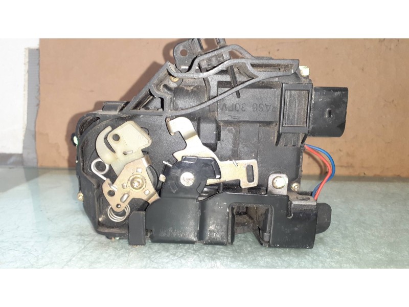 Recambio de cerradura puerta delantera izquierda para porsche 911 (typ 996) referencia OEM IAM 99653754500  ELECTRICA