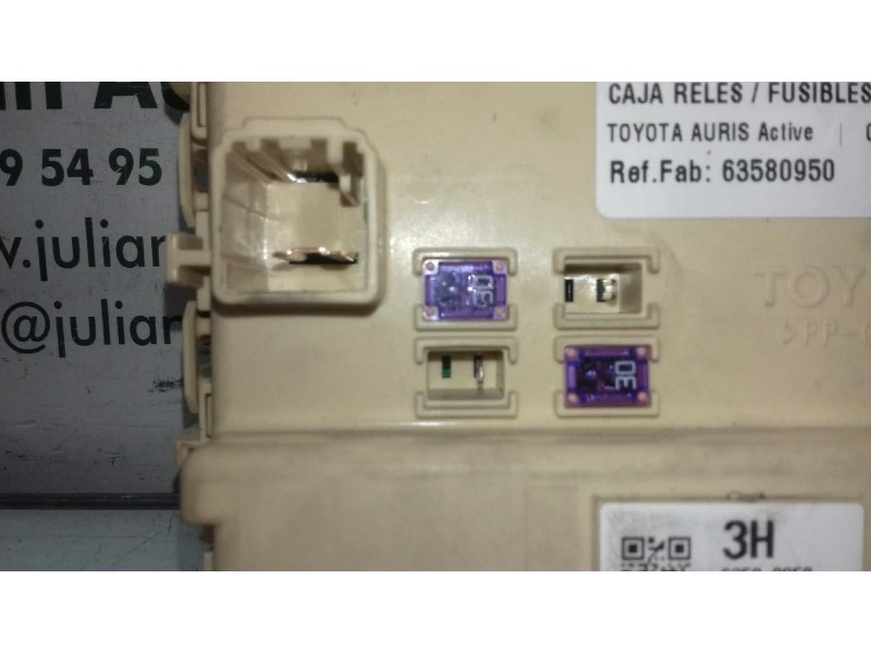 Recambio de caja reles / fusibles para toyota auris active referencia OEM IAM 63580950 82712X70A 8922102330