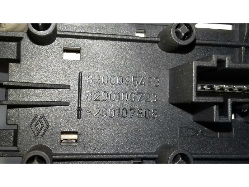 Recambio de warning para renault scenic ii authentique referencia OEM IAM 8200095493 88040001 CIERRE PUERTAS