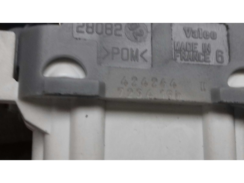 Recambio de interruptor para renault megane ii classic berlina dynamique referencia OEM IAM 424264 28082 CONTRL VELOCIDAD