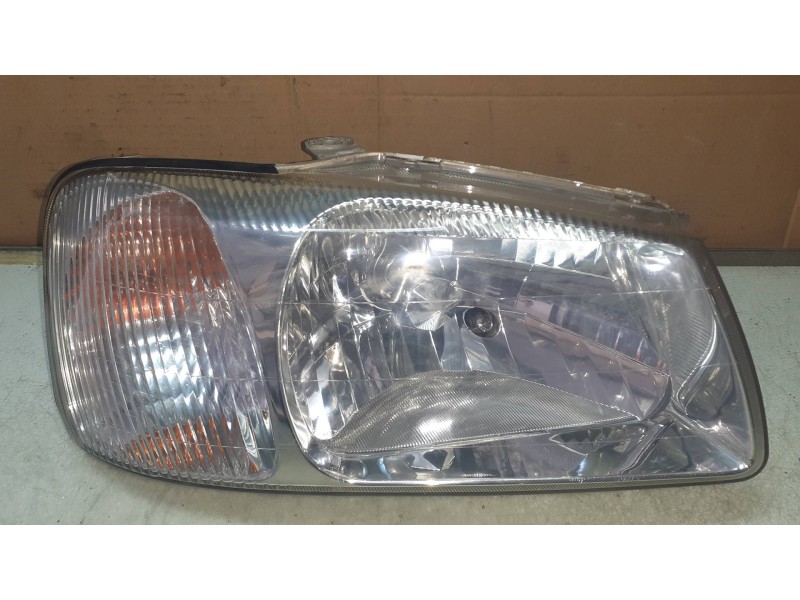 Recambio de faro derecho para hyundai accent (lc) gl 4p referencia OEM IAM 85029101  UPM60GF20