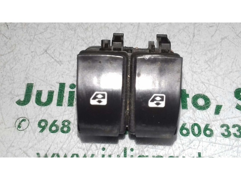 Recambio de mando elevalunas delantero izquierdo para renault megane ii berlina 5p confort authentique referencia OEM IAM 315050