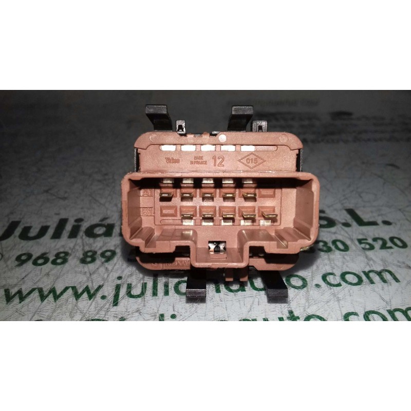 Recambio de mando elevalunas delantero izquierdo para renault megane ii berlina 5p confort authentique referencia OEM IAM 315050