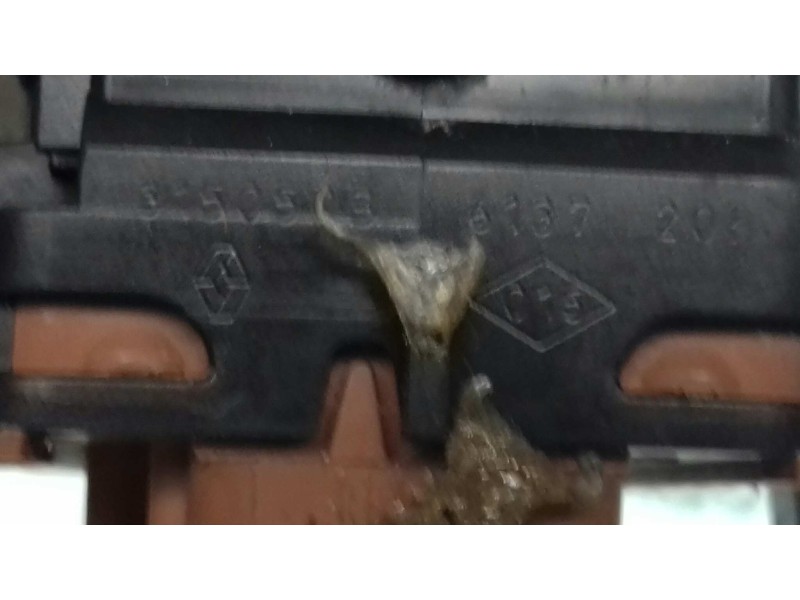 Recambio de mando elevalunas delantero izquierdo para renault megane ii berlina 5p confort authentique referencia OEM IAM 315050