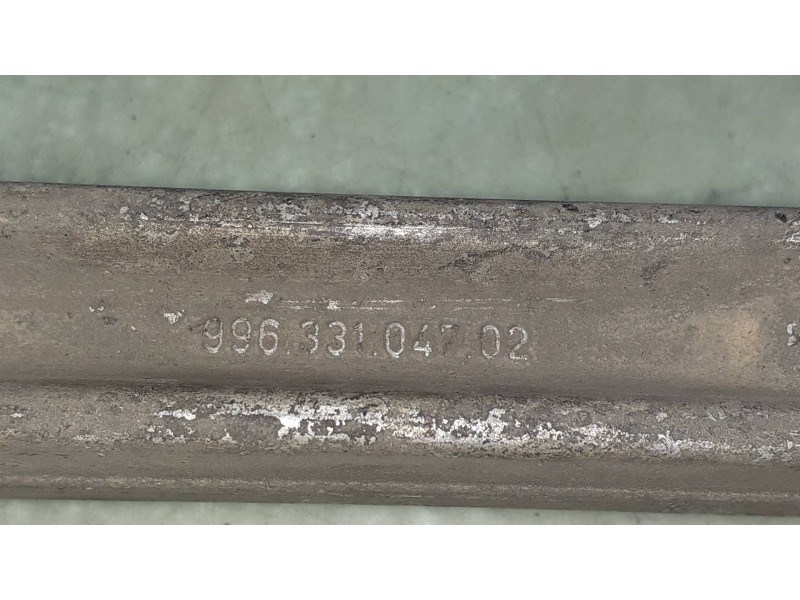 Recambio de brazo suspension superior trasero izquierdo para porsche 911 (typ 996) referencia OEM IAM 99633104702  