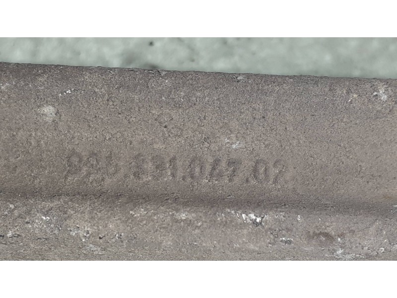 Recambio de brazo suspension superior trasero derecho para porsche 911 (typ 996) referencia OEM IAM 99633104702  