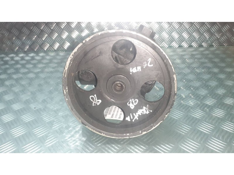 Recambio de bomba direccion para citroen xantia berlina 2.0 hdi 90/110 plaisir referencia OEM IAM 092735  