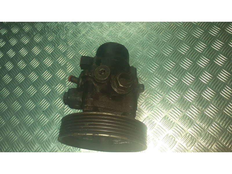 Recambio de bomba direccion para citroen xantia berlina 2.0 hdi 90/110 plaisir referencia OEM IAM 092735  