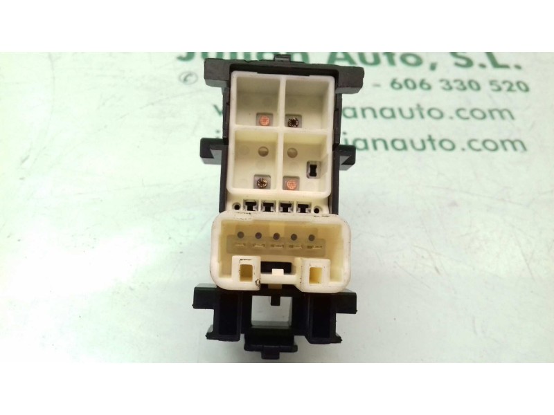 Recambio de mando elevalunas delantero derecho para toyota auris active referencia OEM IAM 8292D20  