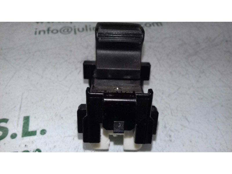 Recambio de mando elevalunas trasero derecho para toyota auris active referencia OEM IAM 8292D20  