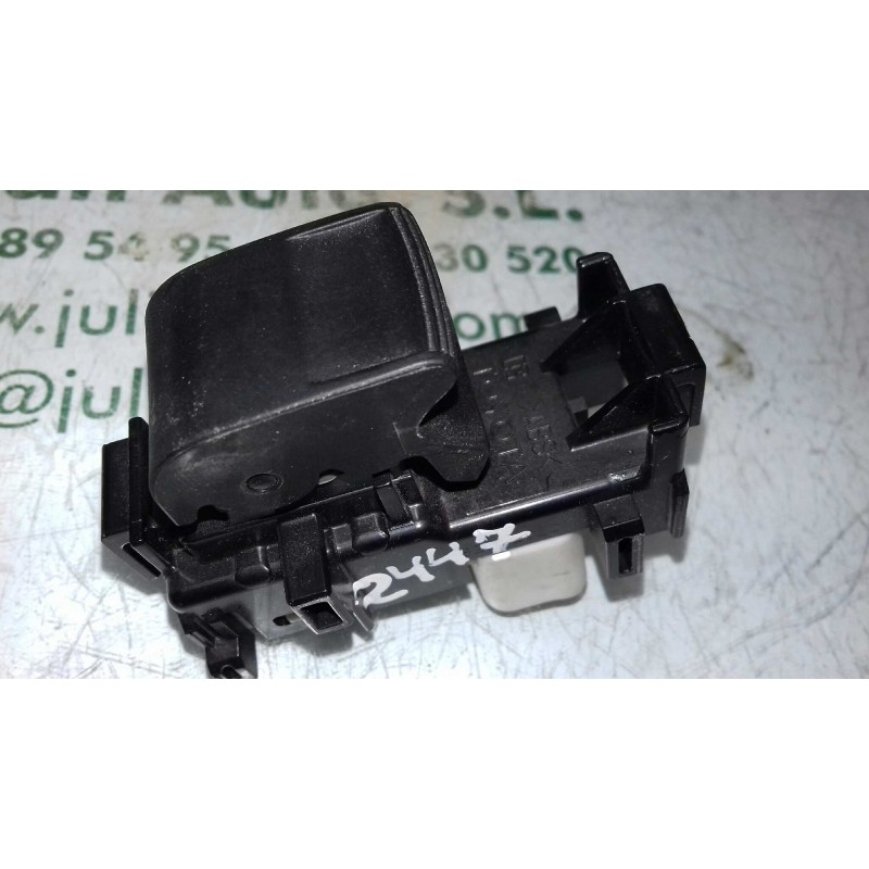 Recambio de mando elevalunas trasero izquierdo para toyota auris active referencia OEM IAM 8292D20  