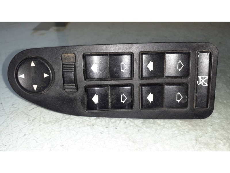 Recambio de mando elevalunas delantero izquierdo para bmw serie 5 berlina (e39) 530d referencia OEM IAM 8380646  