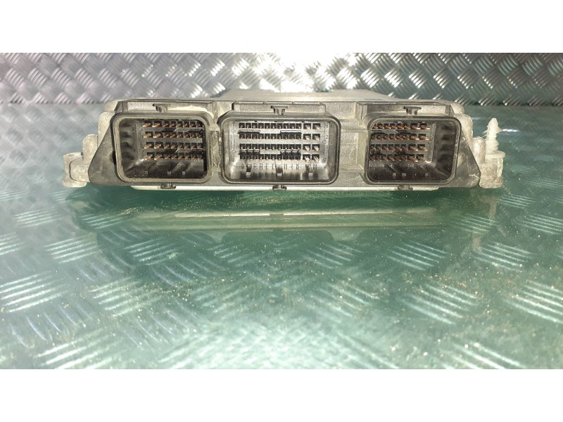 Recambio de centralita motor uce para ford focus berlina (cap) ghia referencia OEM IAM 4M5112A650NE 0281011263 BOSCH