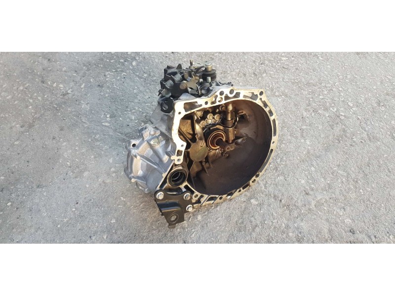 Recambio de caja cambios para peugeot 107 urban referencia OEM IAM 20TT03 20TT031673105 5 VELOCIDADES