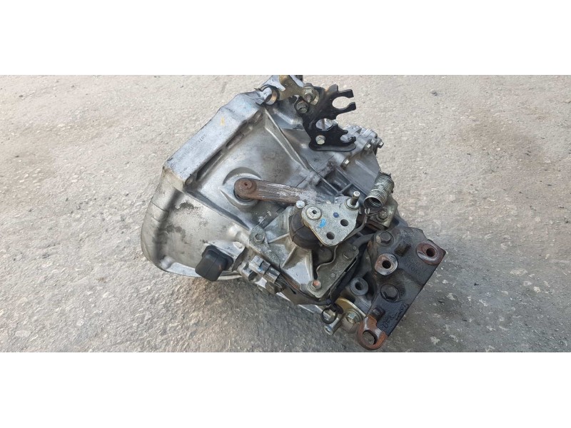 Recambio de caja cambios para peugeot 107 urban referencia OEM IAM 20TT03 20TT031673105 5 VELOCIDADES