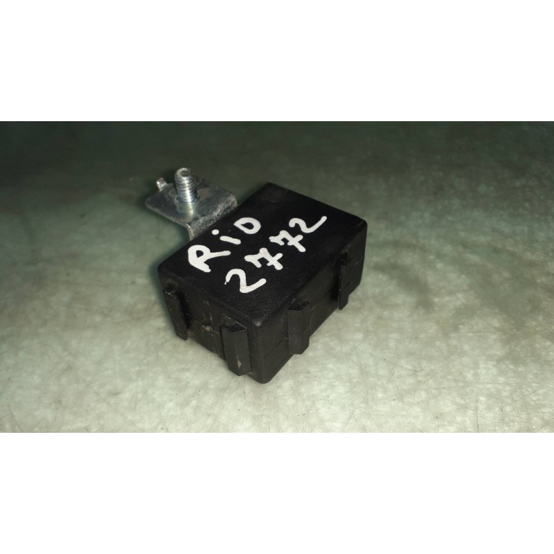 Recambio de centralita inmovilizador para kia rio 1.4 active referencia OEM IAM 9540007800 6842850122731 CONECTOR 5 PINES