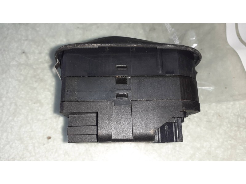 Recambio de mando elevalunas delantero izquierdo para peugeot 206 berlina xt referencia OEM IAM   