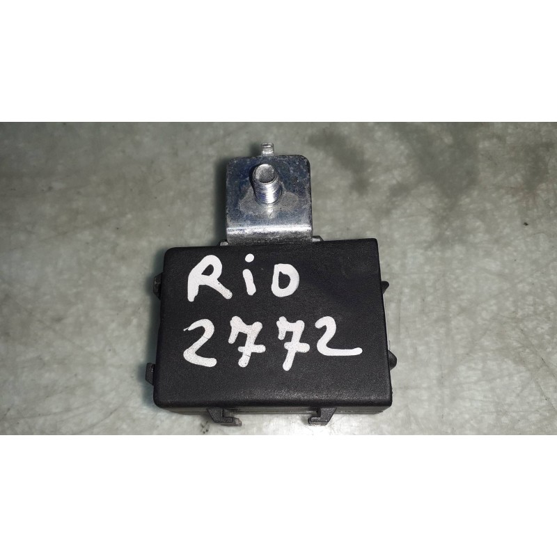 Recambio de centralita inmovilizador para kia rio 1.4 active referencia OEM IAM 9540007800 6842850122731 CONECTOR 5 PINES