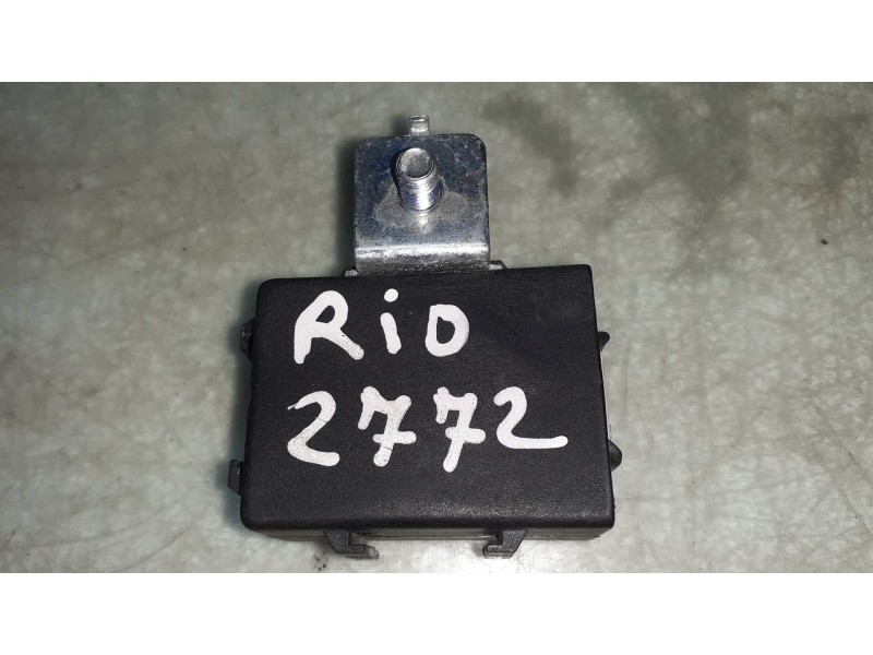 Recambio de centralita inmovilizador para kia rio 1.4 active referencia OEM IAM 9540007800 6842850122731 CONECTOR 5 PINES