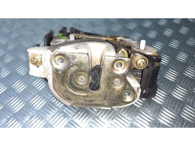 Recambio de cerradura puerta trasera izquierda para mitsubishi grandis (na0w) 2.0 di-d inform referencia OEM IAM   