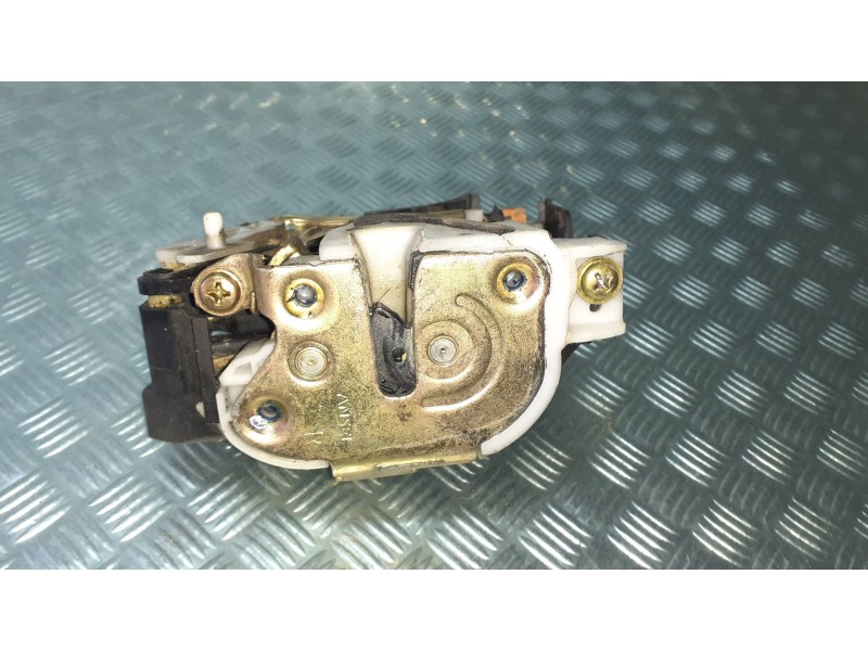 Recambio de cerradura puerta trasera derecha para mitsubishi grandis (na0w) 2.0 di-d inform referencia OEM IAM   