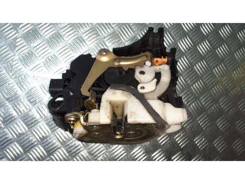 Recambio de cerradura puerta delantera derecha para mitsubishi grandis (na0w) 2.0 di-d inform referencia OEM IAM   