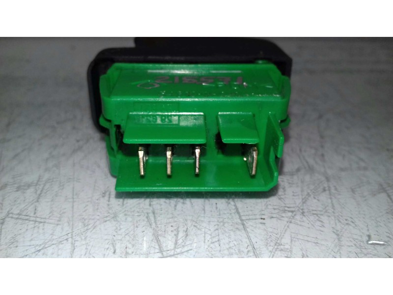 Recambio de mando elevalunas delantero derecho para peugeot 107 urban referencia OEM IAM 646100HC1CA  