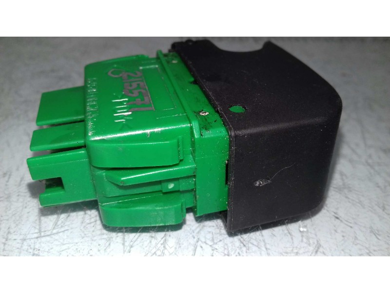 Recambio de mando elevalunas delantero derecho para peugeot 107 urban referencia OEM IAM 646100HC1CA  