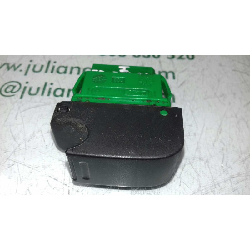 Recambio de mando elevalunas delantero izquierdo para peugeot 107 urban referencia OEM IAM 646100HC1CA  