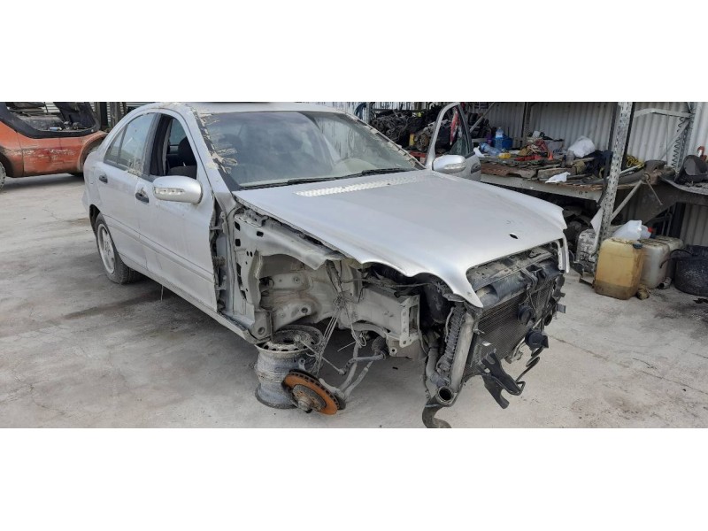 mercedes-benz clase c (w203) berlina del año 2003