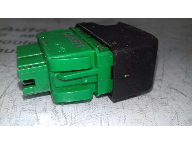 Recambio de mando elevalunas delantero izquierdo para peugeot 107 urban referencia OEM IAM 646100HC1CA  