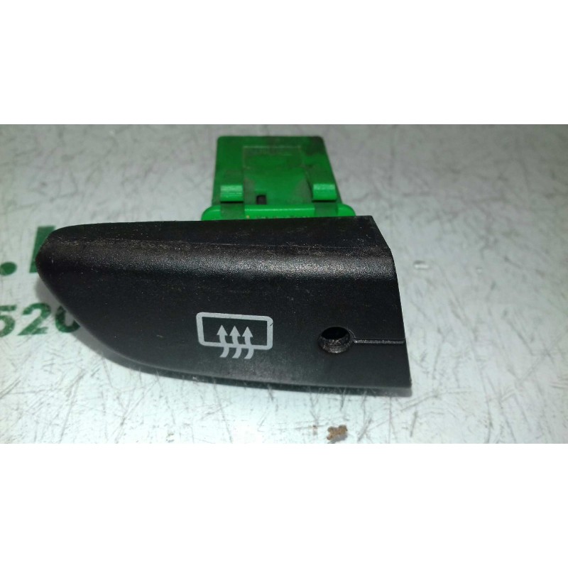 Recambio de interruptor para peugeot 107 urban referencia OEM IAM 84790A  LUNA TERMICA