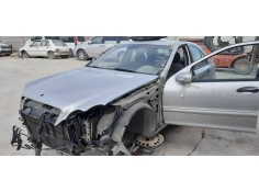 mercedes-benz clase c (w203) berlina del año 2003 2