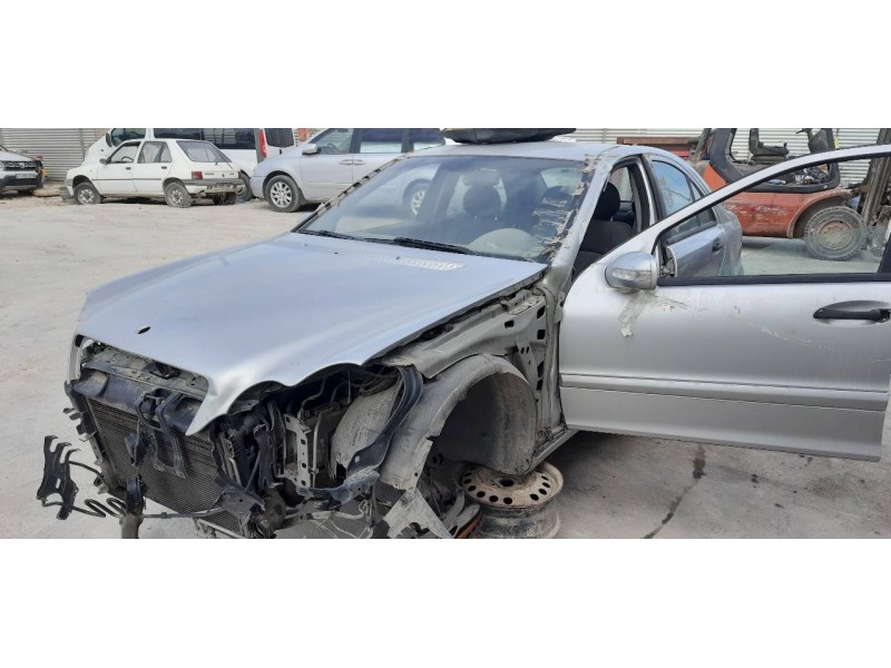 mercedes-benz clase c (w203) berlina del año 2003