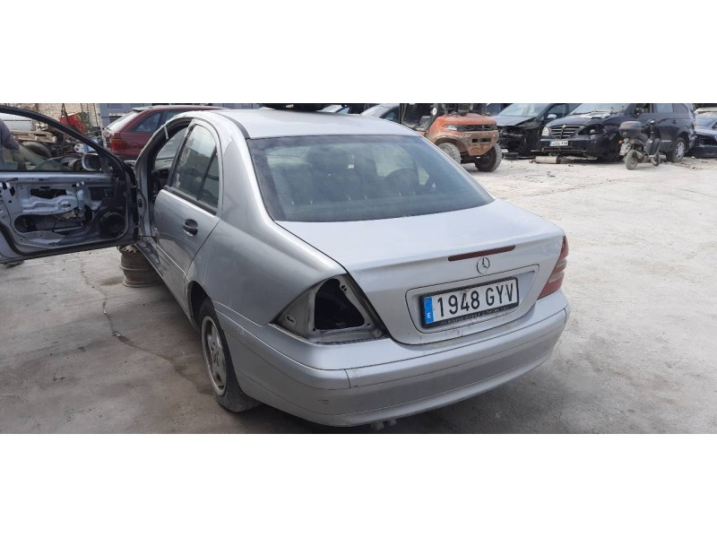 mercedes-benz clase c (w203) berlina del año 2003