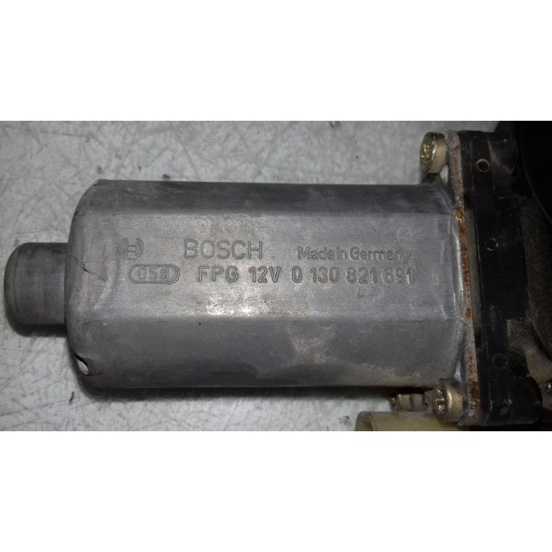 Recambio de motor elevalunas delantero derecho para renault clio ii fase i (b/cbo) 1.9 d referencia OEM IAM 0130821691  2 PINES