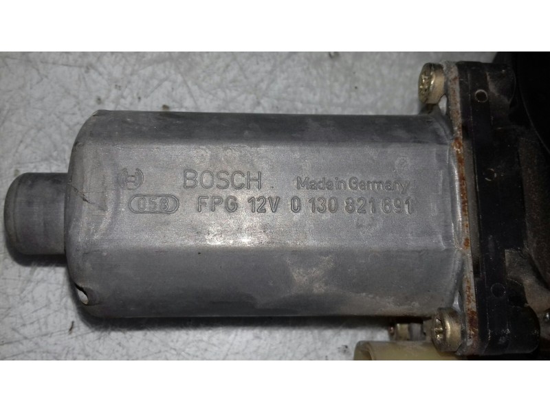 Recambio de motor elevalunas delantero derecho para renault clio ii fase i (b/cbo) 1.9 d referencia OEM IAM 0130821691  2 PINES